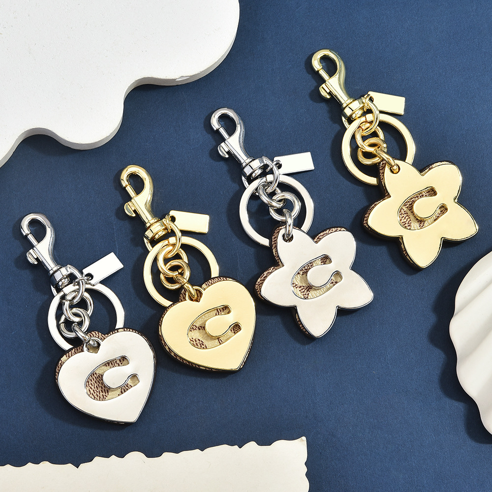 Monogram Heart Flower Bag Char - đánh giá và giá Monogram Keychain Leather